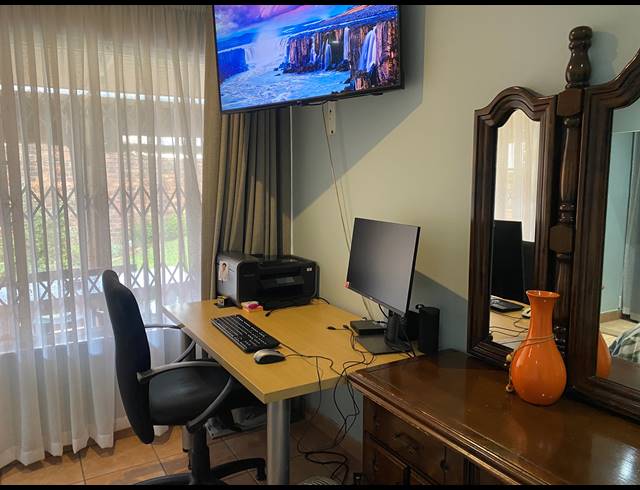 3 BEDROOM TOWNHOUSE FOR SALE IN RIDGEWAY